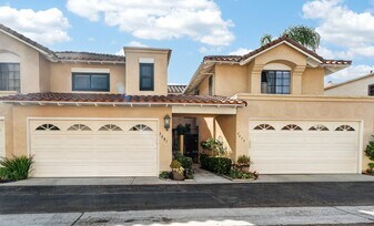 3681 Caminito Cielo Del Mar in San Diego, CA - Building Photo