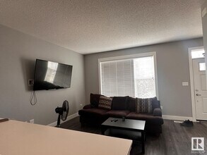 2105-2124 24 St NW in Edmonton, AB - Building Photo - Building Photo