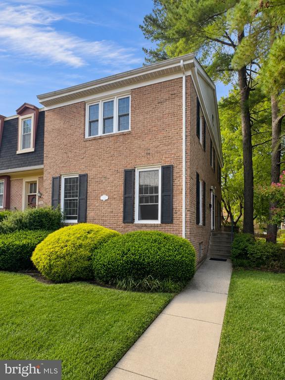 property at 9316 Arlington Blvd