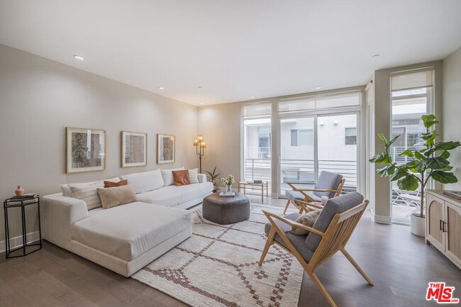 property at 1400 N Fuller Ave