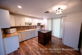 3508 E Gelding Dr in Phoenix, AZ - Foto de edificio - Building Photo