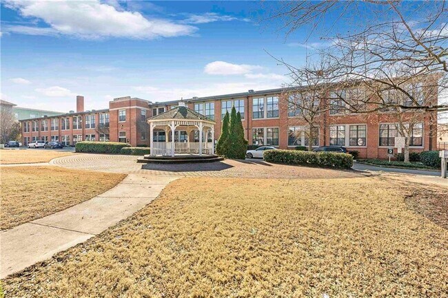 1261 Caroline St NE in Atlanta, GA - Building Photo - Building Photo