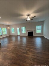299 Kensington Dr in Spring Lake, NC - Foto de edificio - Building Photo