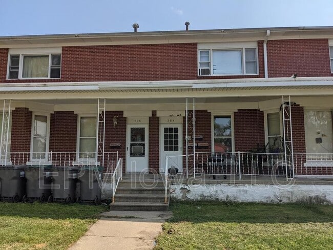 302 1st St SE in Oelwein, IA - Building Photo - Building Photo