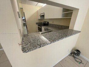 820 Twin Lakes Dr in Coral Springs, FL - Building Photo - Building Photo