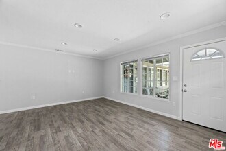 1960 N Ontario St in Burbank, CA - Building Photo - Building Photo