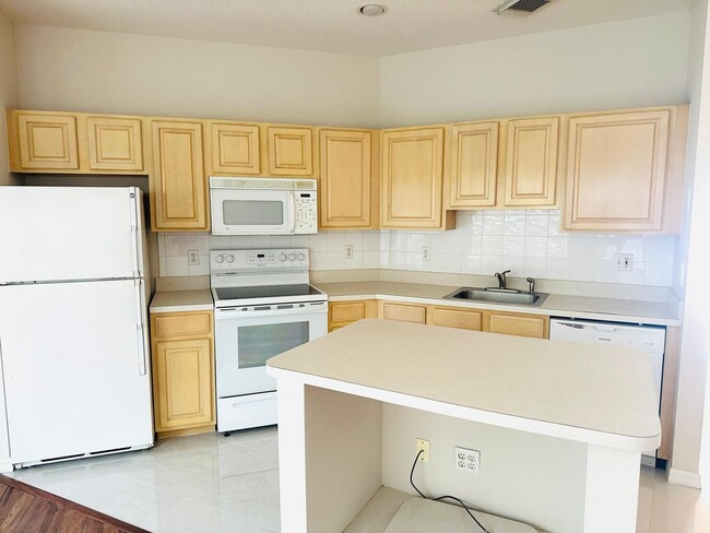 9933 Perfect Dr in Port St. Lucie, FL - Building Photo - Building Photo