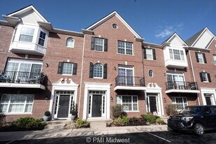 1033 3rd Ave NW in Carmel, IN - Building Photo