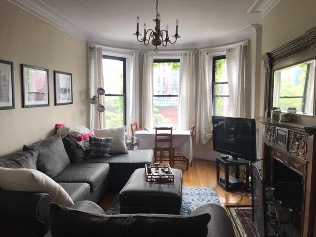 property at 423 Marlborough St