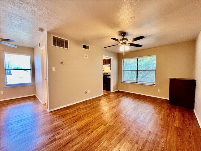 2526 W Prairie St, Unit 205, Unit 205