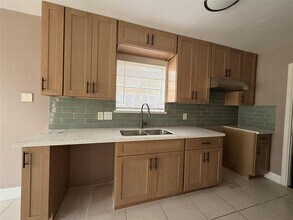 9326 Leader St in Houston, TX - Building Photo - Building Photo
