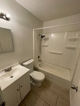 8826 Meadow Trace St in San Antonio, TX - Building Photo - Building Photo