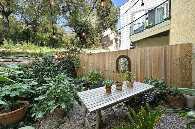 property at 6600 Valleyside Rd