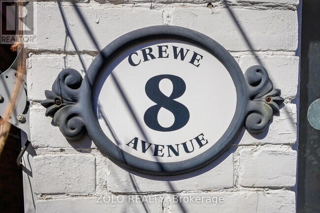 8 Crewe Ave in Toronto, ON - Building Photo - Building Photo