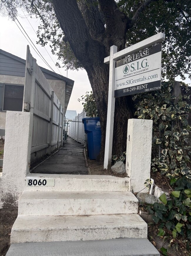 8060 Kyle St in Los Angeles, CA - Building Photo - Building Photo