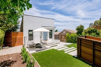 5237 Irvington Pl in Los Angeles, CA - Building Photo - Building Photo