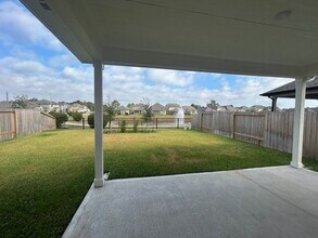 26711 Grandiflora Dr in Magnolia, TX - Building Photo - Building Photo