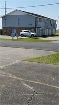 120 Oak Ridge Ave in Donaldsonville, LA - Building Photo