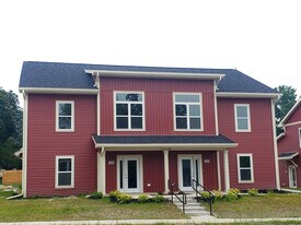 322 W Main St, Unit 1 in Stoughton, WI - Building Photo