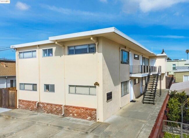 1433 Dwight Way