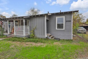 2426 Cincinnati Ave in San Antonio, TX - Building Photo