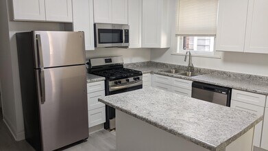 1114 Elgin Ave, Unit 1 in Forest Park, IL - Building Photo - Building Photo