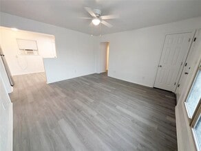 4225 NE 16th Terrace in Oklahoma City, OK - Building Photo - Building Photo