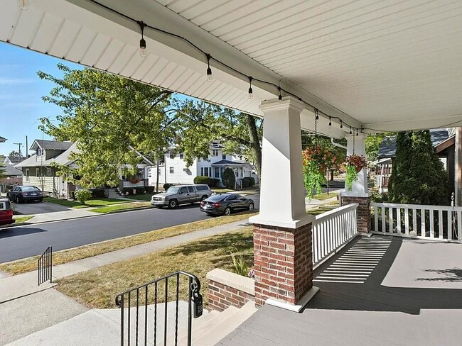 121 E Branning Ave in Fort Wayne, IN - Foto de edificio - Building Photo