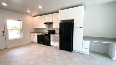 91-3617-3617 Kamolehonua St in Ewa Beach, HI - Building Photo - Building Photo