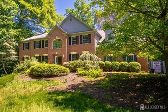16 Cliffview Ct in West Windsor Township, NJ - Building Photo - Building Photo