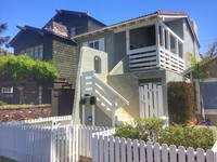 320 8th St in Huntington Beach, CA - Building Photo - Building Photo