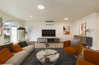 101 Erickson Ave in Shady Cove, OR - Building Photo - Building Photo