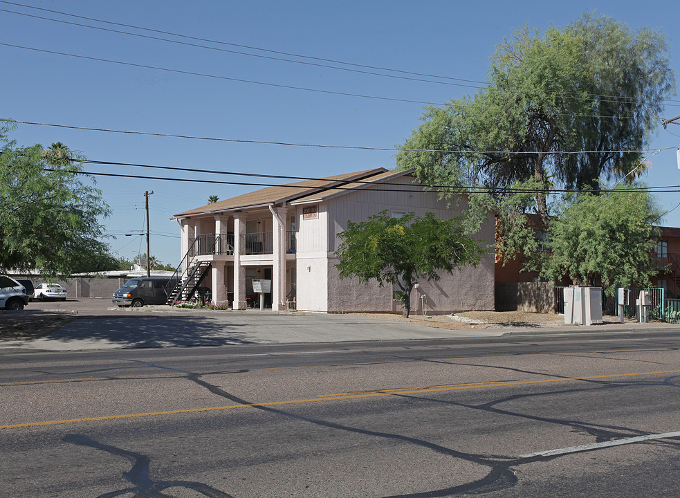 1849 E Broadway Rd in Mesa, AZ - Foto de edificio