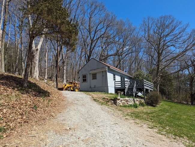 264 McCall Rd in Lebanon, CT - Building Photo - Building Photo