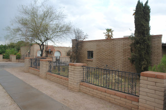 Casa Linda in Tucson, AZ - Building Photo - Building Photo