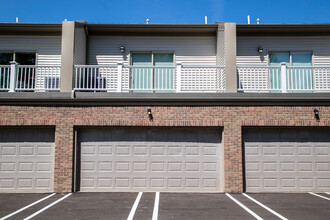 Lathrup Court Apartments in Lathrup Village, MI - Building Photo - Building Photo