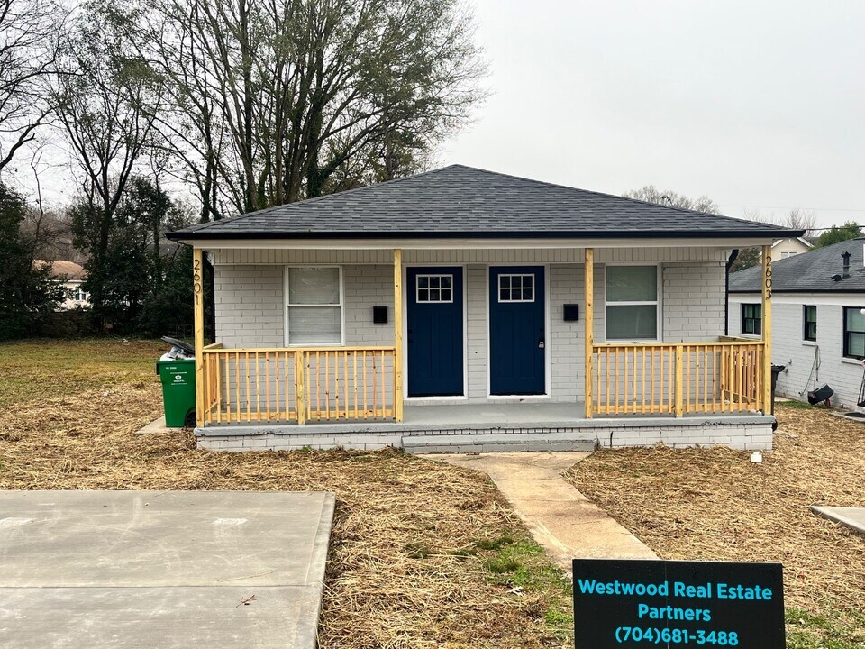 2603 Dundeen St in Charlotte, NC - Building Photo