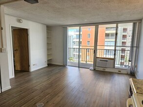 2754 Kuilei St in Honolulu, HI - Building Photo - Building Photo