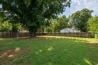 301 Lamar Ct in Haysville, KS - Building Photo - Building Photo