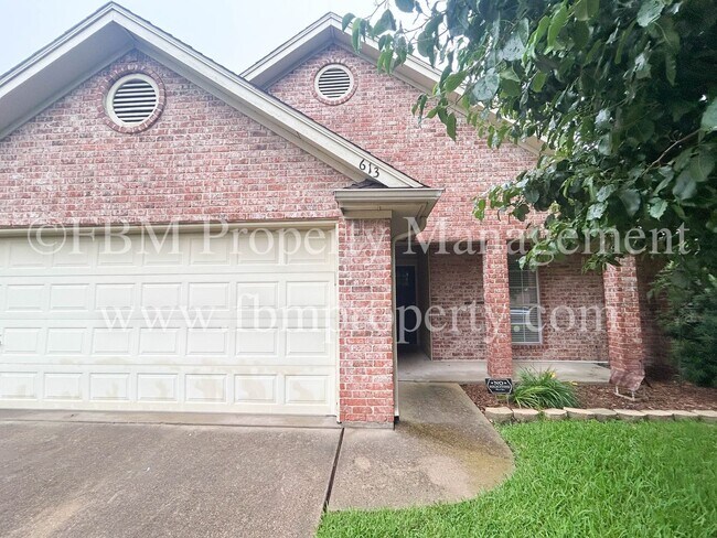613 Tulane Dr in Waxahachie, TX - Building Photo - Building Photo