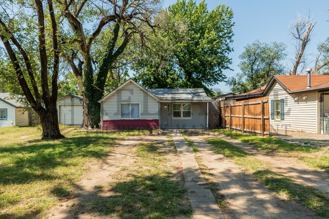 property at 617 N Clara St