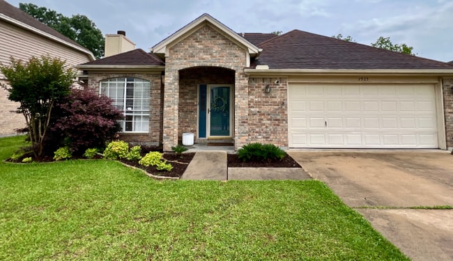 property at 7925 Blue Bonnet St