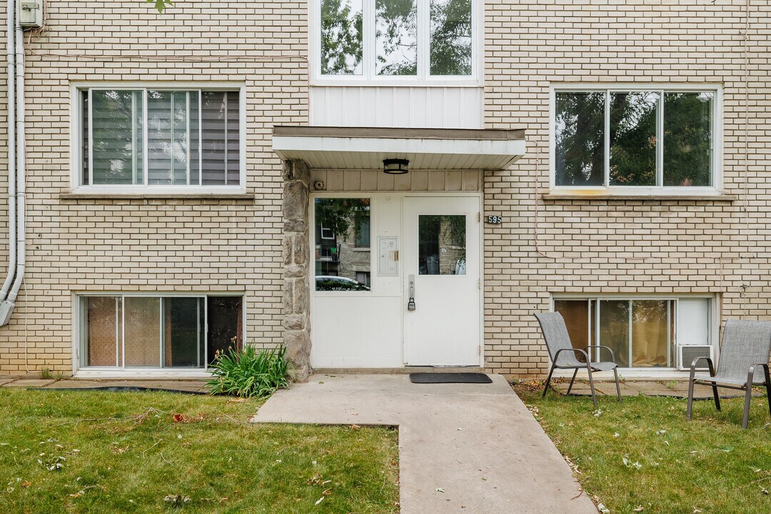 597 81E Av in Laval, QC - Building Photo