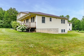 25 Meadow Rd in Winterport, ME - Building Photo - Building Photo