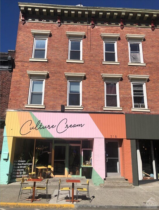 318 Warren St in Hudson, NY - Building Photo