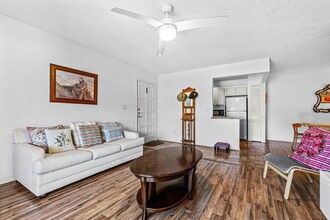 1000 NW 13th St in Boca Raton, FL - Building Photo - Building Photo