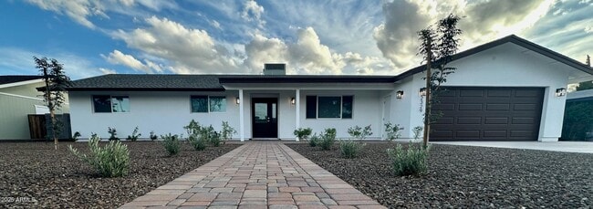 2329 E Enrose St in Mesa, AZ - Building Photo - Building Photo