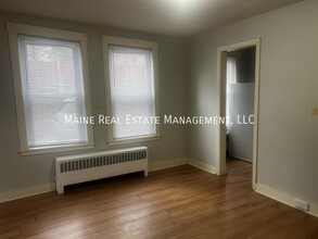 101 Cedar St in Bangor, ME - Building Photo - Building Photo