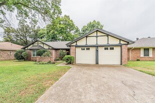 1010 Purdue Dr in Arlington, TX - Building Photo