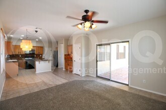 2633 W Bisbee Way in Anthem, AZ - Building Photo - Building Photo